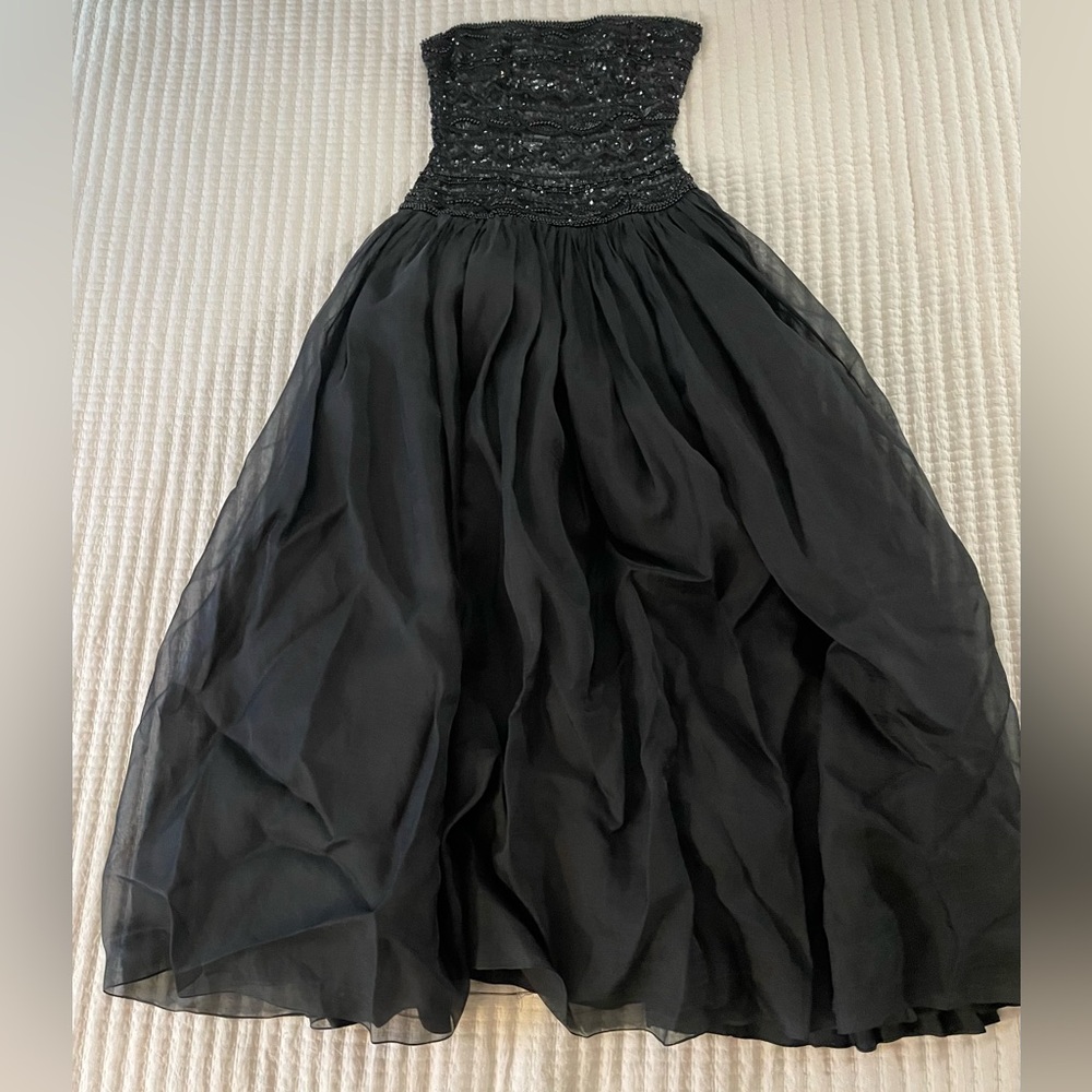 Elegant Black Strapless Evening Dress